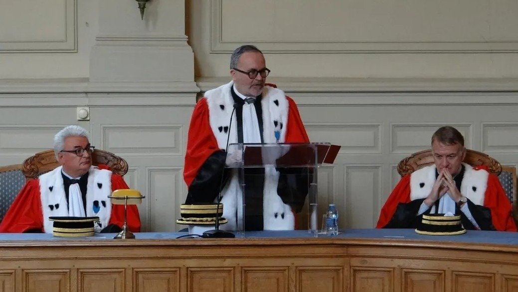 Se rendre devant une instance juridique non juive