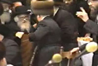 Rav Shakh dans une Bar Mitsva Belz