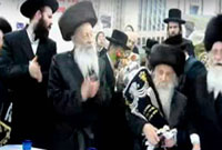 Rav Wozner inaugure un Séfèr Tora