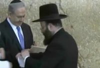 Netanyahu au Kottel pour Remercier D-ieu pour cette victoire miraculeuse