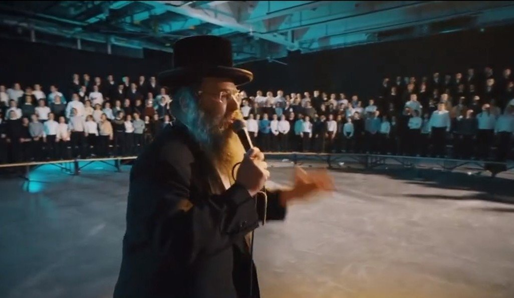 400 enfants réunis dans la chorale des 'Hassidim de Belz