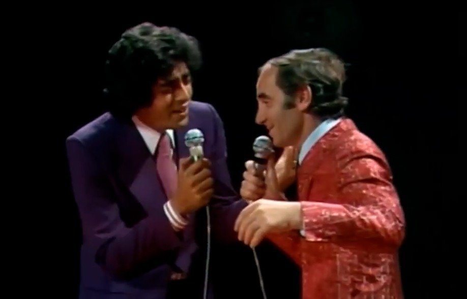 Qui s’en souvient ? Enrico Macias et Charles Aznavour chantent en Yiddish et en hébreu