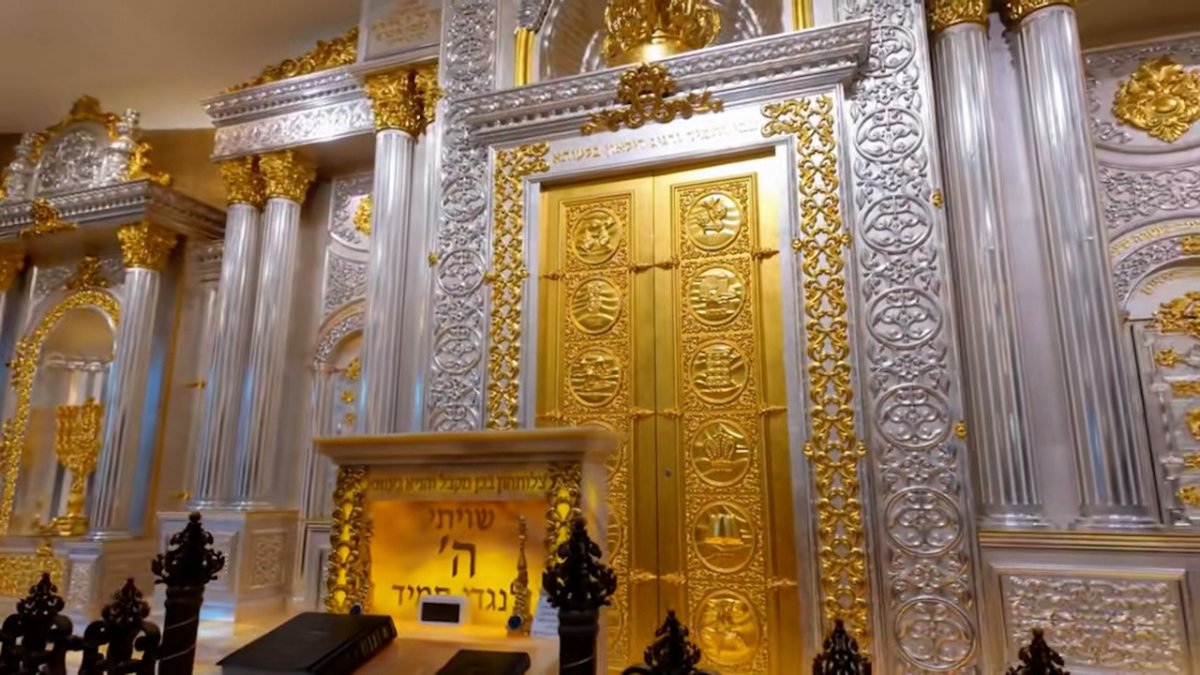 Le plus grand Aron Kodesh au monde