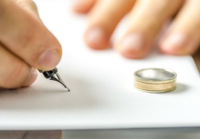  Un "curé" juif accorde le divorce à sa femme après 25 ans