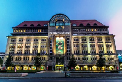  Allemagne - Face au tollé, Le plus grand magasin d'Europe remet les vins israéliens en rayons 