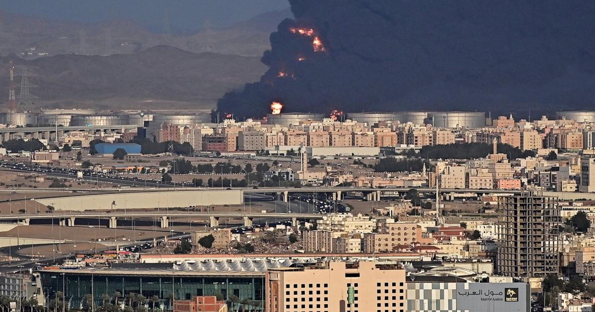 Champ pétrolier en feu en Arabie Saoudite