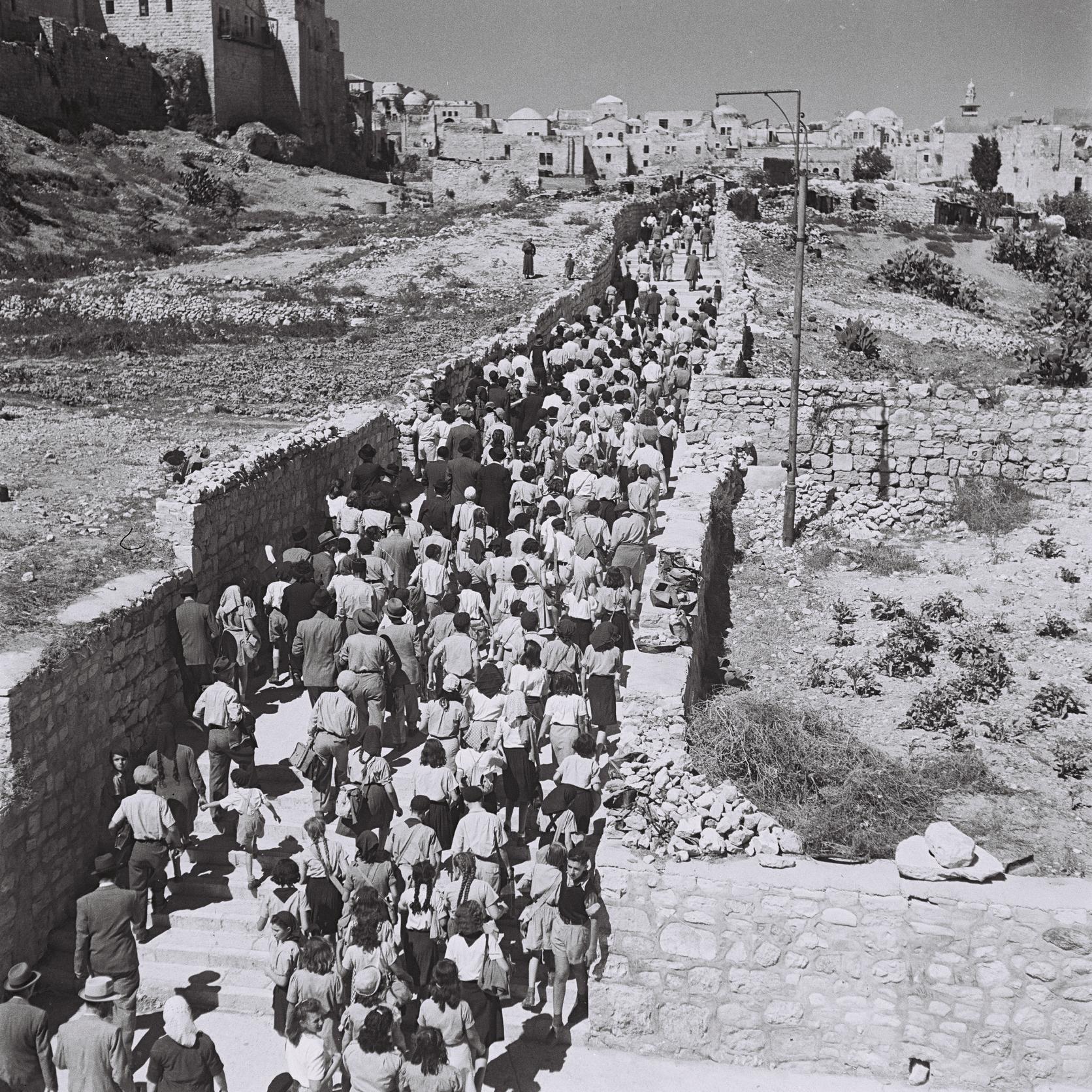 Le 15 juin des milliers de juifs en chemin pour célèbrer la fête de Chavouote au kotel !