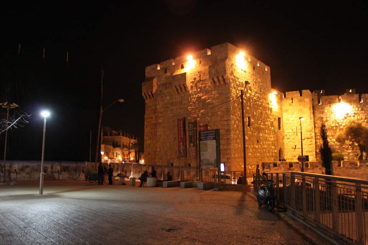 Entrée par la porte de Yaffo la nuit