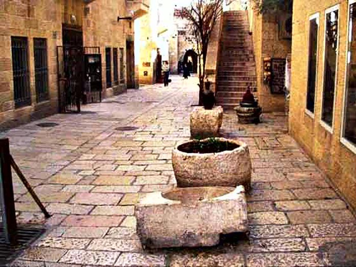 Ruelles du quartier juif à l’intérieur des murailles de Jérusalem : Le Cardo