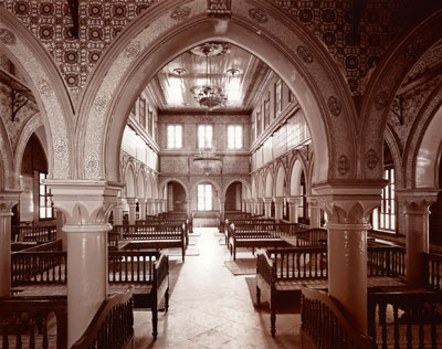 Vue intérieure de la synagogue de la Ghriba