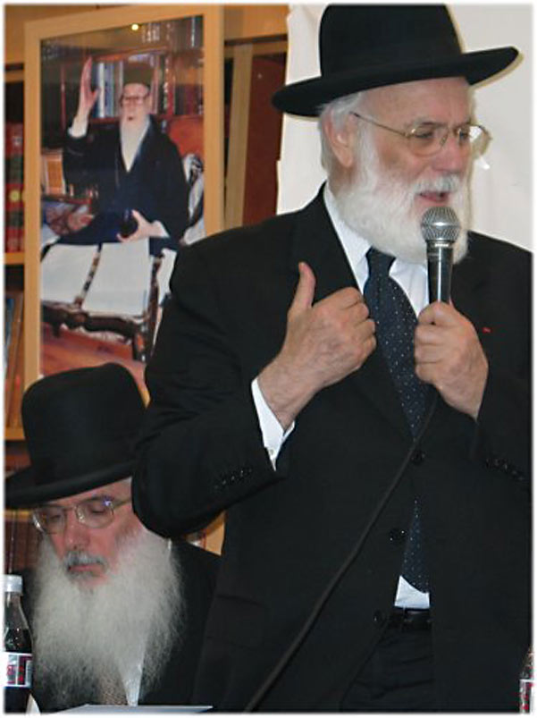 3. Lors de l'anniversaire du décès de son père Rabbi Chalom Messas Zal.