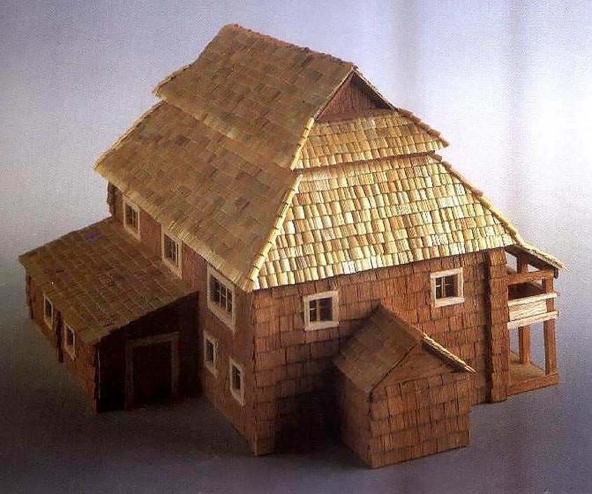 1. La synagogue de Bzhozdovtse a été construite au 18ème siècle. L'Arche sainte a été entièrement sculptée dans le bois....