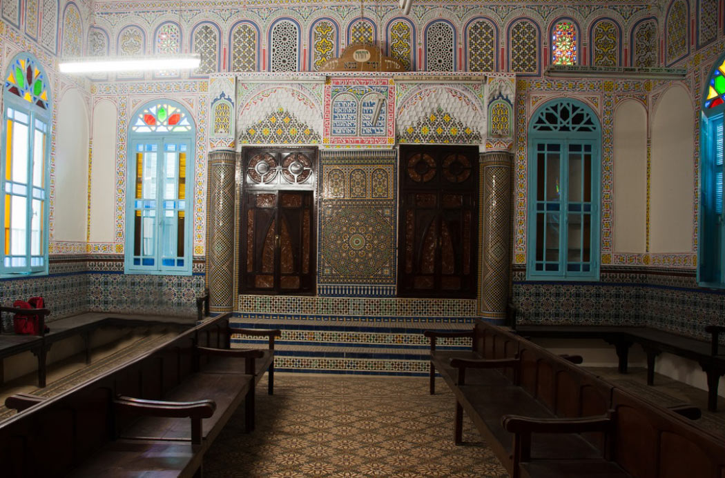 7. La synagogue Em Habbanim de Séfrou, qui est située à quelques 23 kilomètres de Fès, compte également cette belle syn...