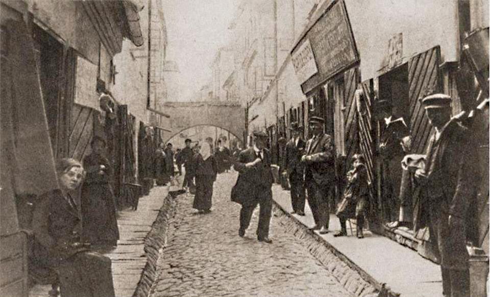 13. Le marché de viande dans la rue de Jatkowa dans le vieux quartier juif de Vilana.