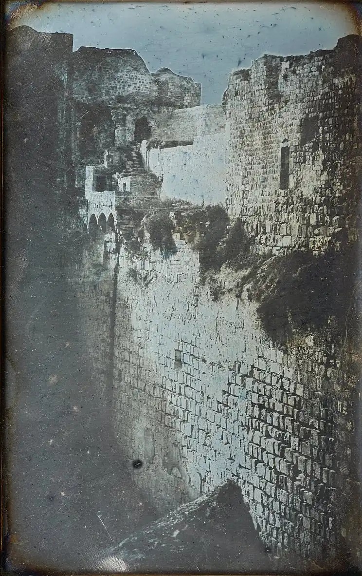 9. Murailles