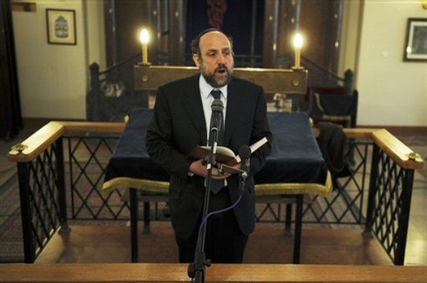 Renouveau du statut rabbinique en Pologne