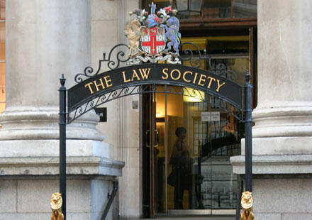 La justice britannique veut redéfinir l'identité juive !