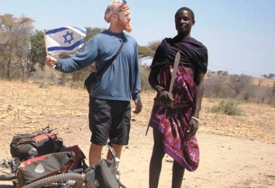 Un israélien termine son tour du monde en vélo au Kottel