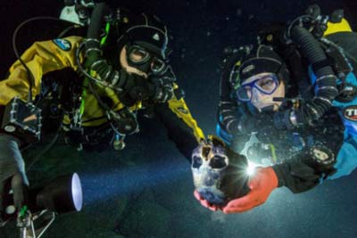 L'armée ègyptienne, qui poursuivait Moïse, retrouvée au fond de la mer rouge
