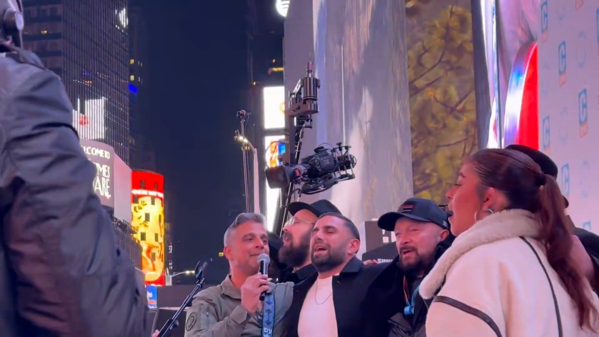 Le Chém'a Israël de trois ex-otages israéliens à Times Square